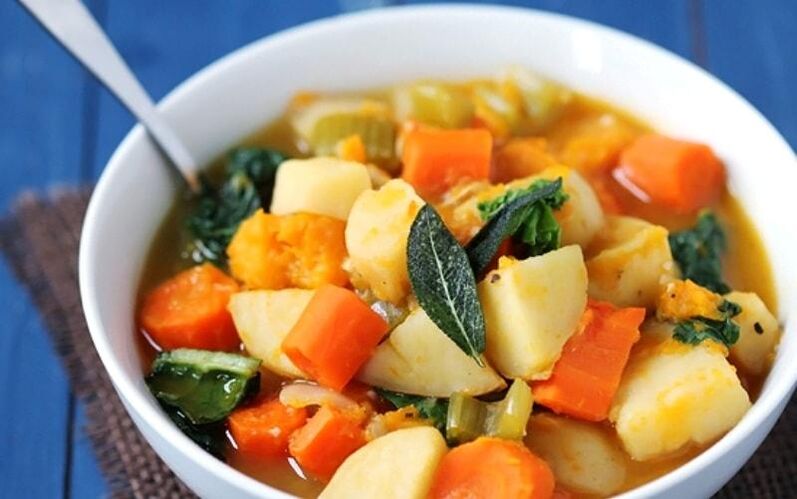 Rebusan sayuran - hidangan sederhana dan sehat pada menu pasien pankreatitis